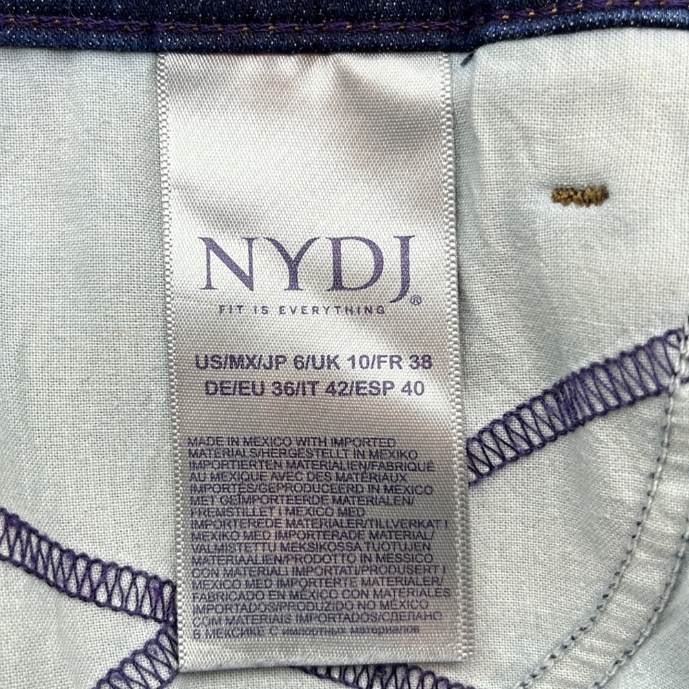NYDJ Briella Short Size 6-SOLD - Picture 10 of 16